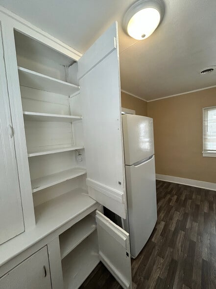 Building Photo - 401 Hannibal St