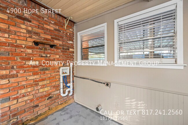 Building Photo - 4900 Hope St