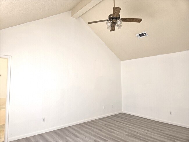 Building Photo - 17006 Dusty Mill Dr E