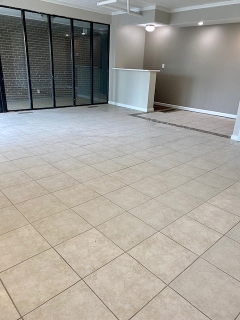 Interior Photo - EDEN ROC APARTMENTS -- 048