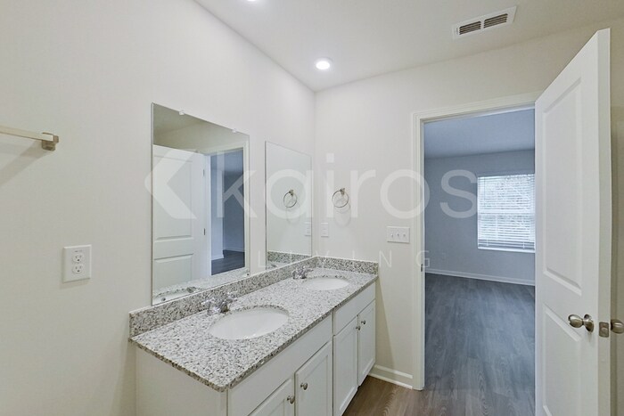 Building Photo - 360 Ironwood Ct