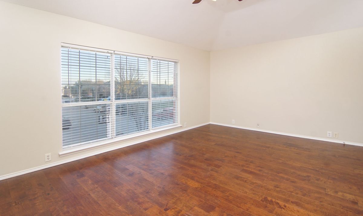 Building Photo - 1049 Highland Station Dr