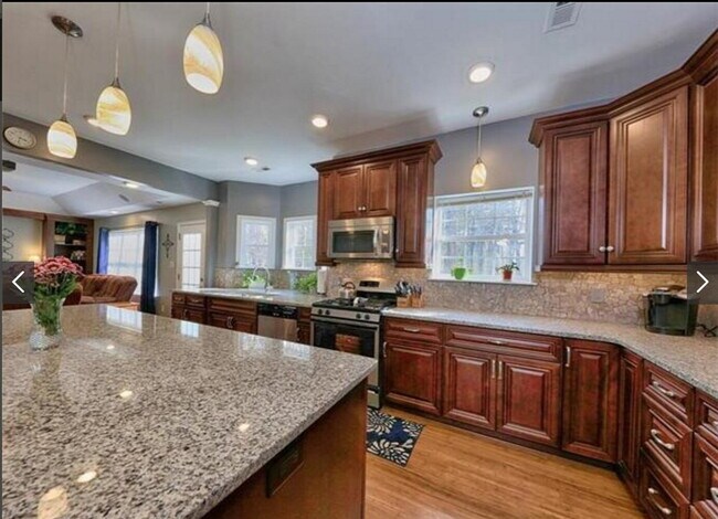 Building Photo - Huntersville, 2-Story Stone Front Traditio...