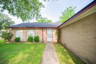 Building Photo - 7603 Wovenwood Ln