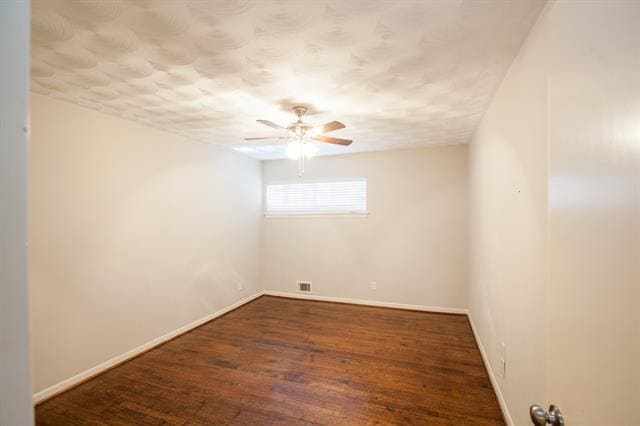 Building Photo - 118 N Lois Ln