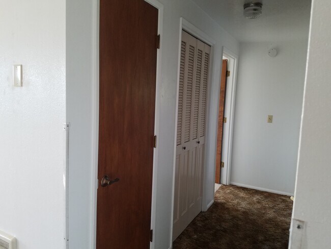 Hall w/Entry & Linen Closet - 110 N Dean St