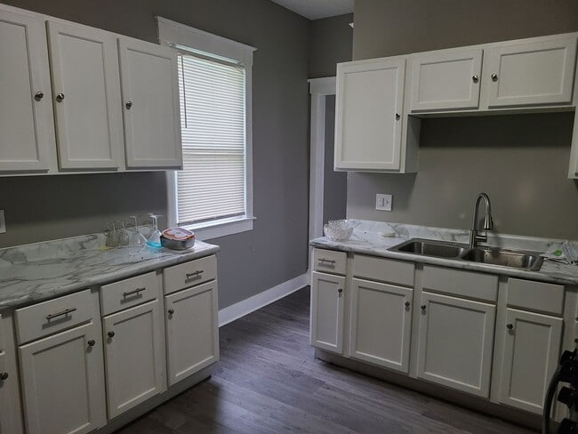 Building Photo - 2 bed 2 bath with bonus areas!  LEASING SPECIAL - MOVE IN BY 5/31/2026 AND RECEIVE 2ND MONTH OF R...
