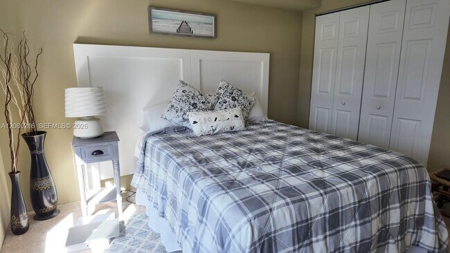 Building Photo - 3600 Mystic Pointe Dr
