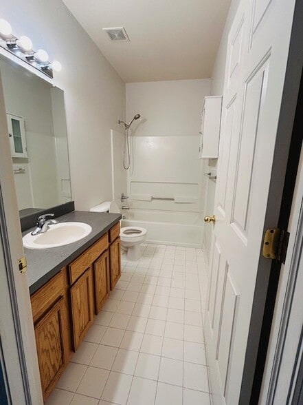 Building Photo - 1115 Alameda Blvd