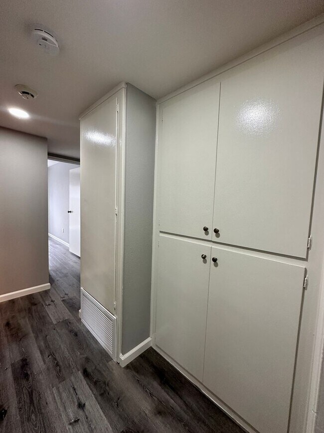 Building Photo - Beautiful 3 Bedroom 2 Bath Condo in Point Loma w/Three Private Patios