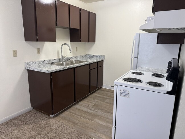 Building Photo - Charming 1 Bedroom Retreat in Kent- Cozy 520 sq ft Haven!