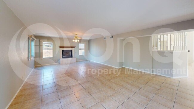 Building Photo - 874 W Port Royal Pl