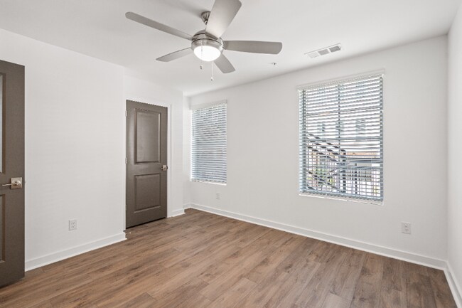 Building Photo - 416 Burton Dr