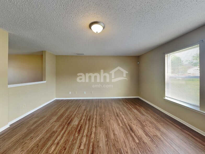 Building Photo - 6765 W Littleton Dr