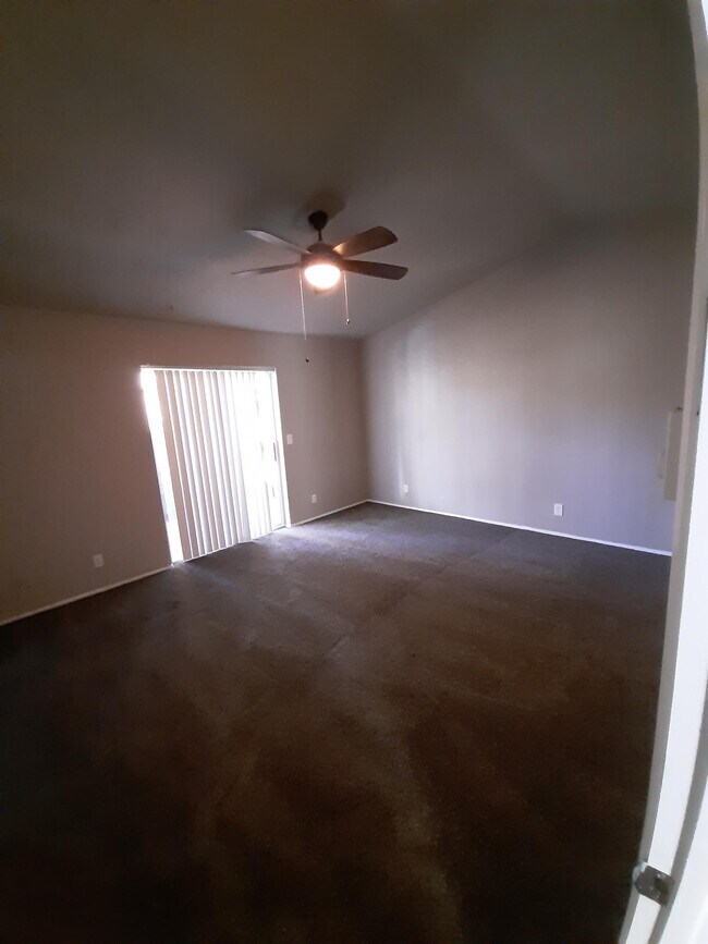 Building Photo - 2950 NE Nikki Ct