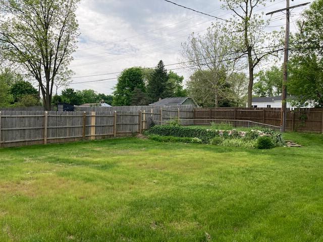 Building Photo - 3300 Fernwood Ave