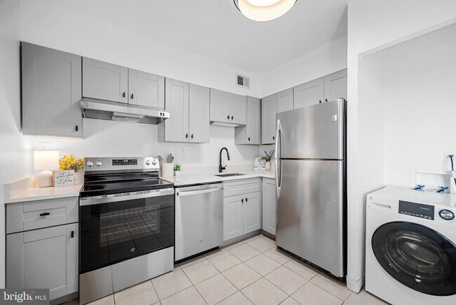 Building Photo - 5500 Holmes Run Pkwy