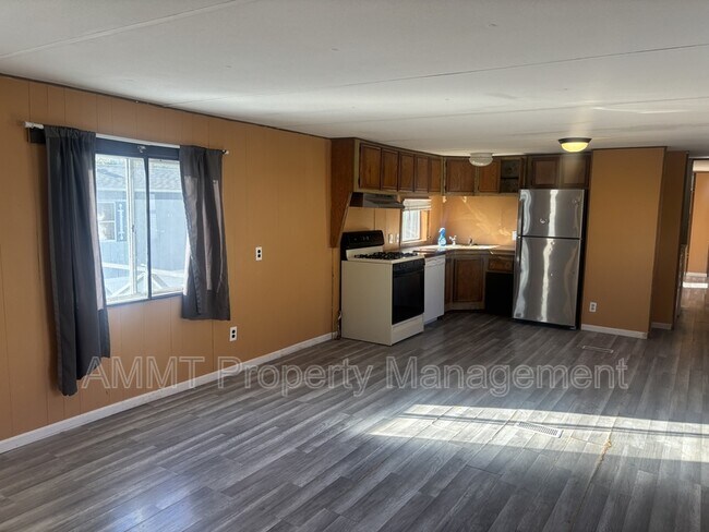 Building Photo - 1528 Apache Dr