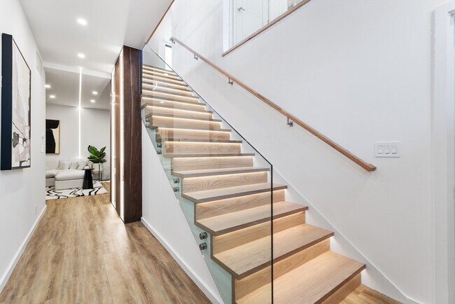 Building Photo - 90 Auburndale Ave