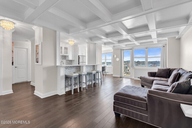 Building Photo - 28 Riverside Ave