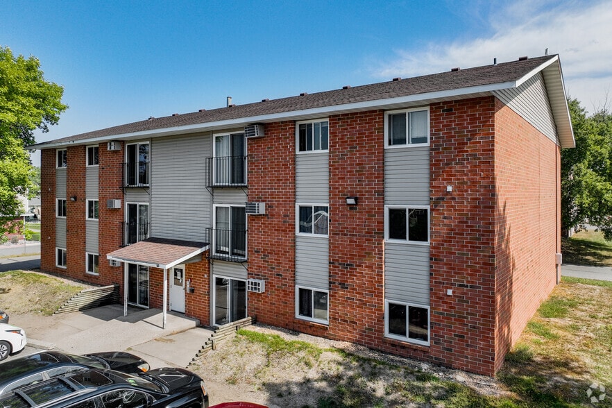 CC - Greenbriar Apartments