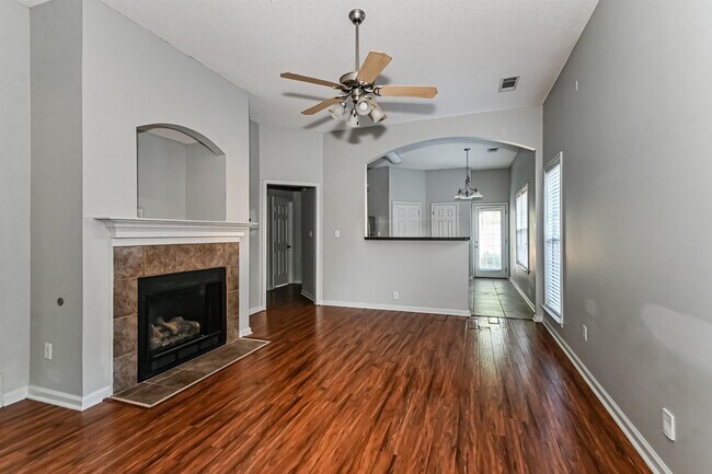 Building Photo - 6967 Parkbrook Ln