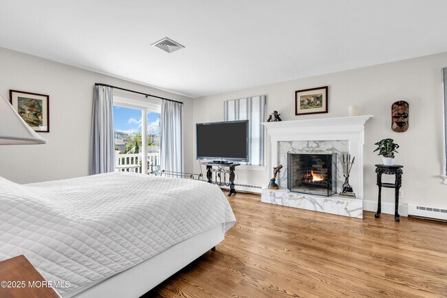 Building Photo - 1612 Ocean Ave N