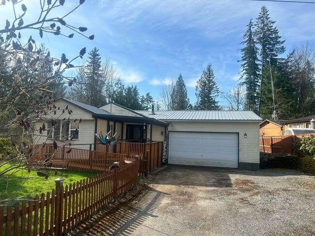 Building Photo - Adorable 2 Bedroom House for Rent in Maple...