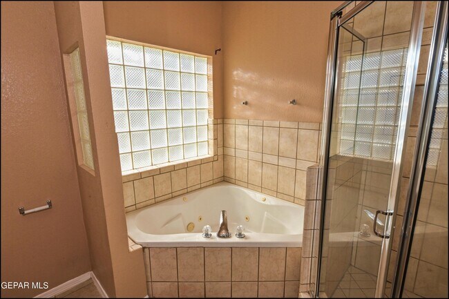 Building Photo - 452 Emerald Pass Ave