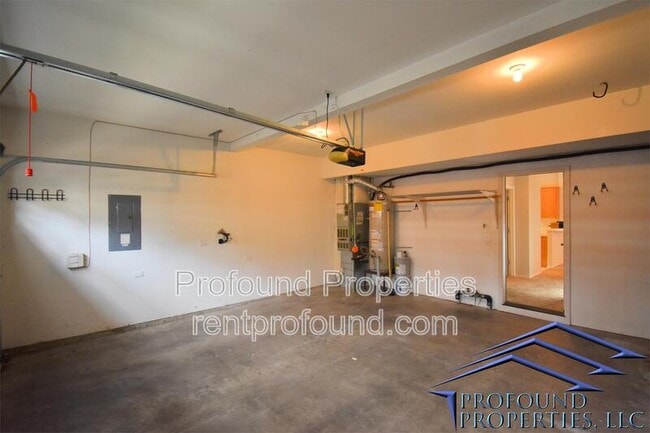 Building Photo - 6055 SW 208th Pl
