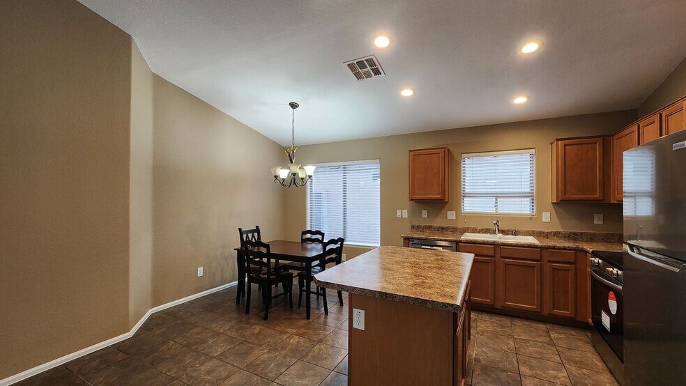 Building Photo - 42539 W Hillman Dr