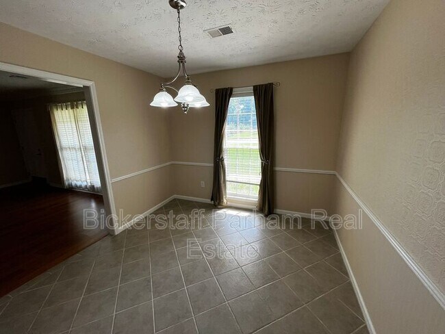Building Photo - 6608 Highridge Dr