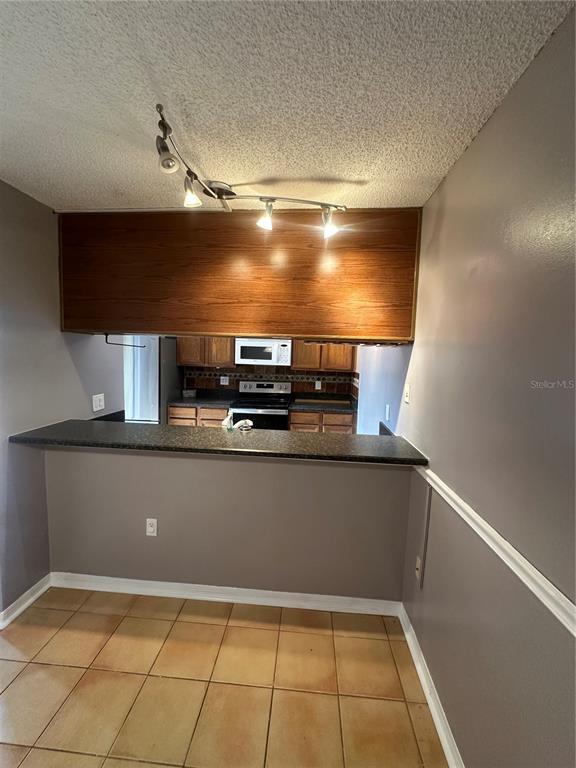 Building Photo - 5252 Brook Ct