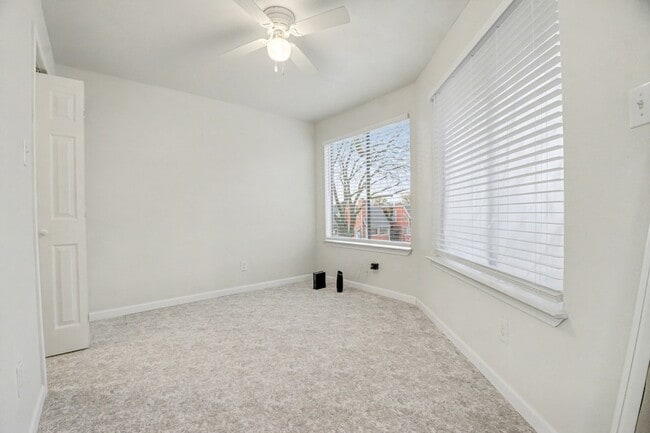 Building Photo - 9815 Walnut St