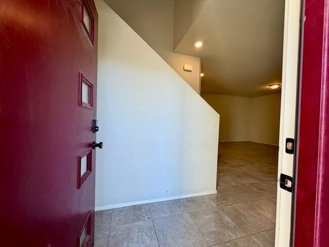 Building Photo - GATED 4 BED 2.5 BATH 2 CAR GARAGE SINGLE FAMILY HOME w/ LOFT, BEDROOM DOWNSTAIRS, NEXT TO COMMUNI...