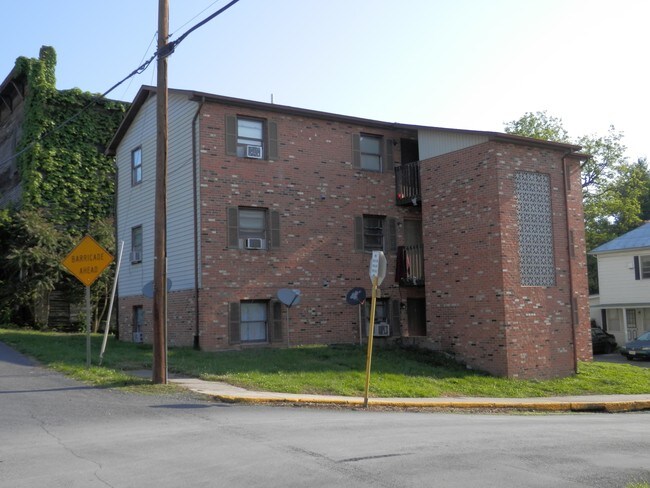 Building Photo - 114 Printz St