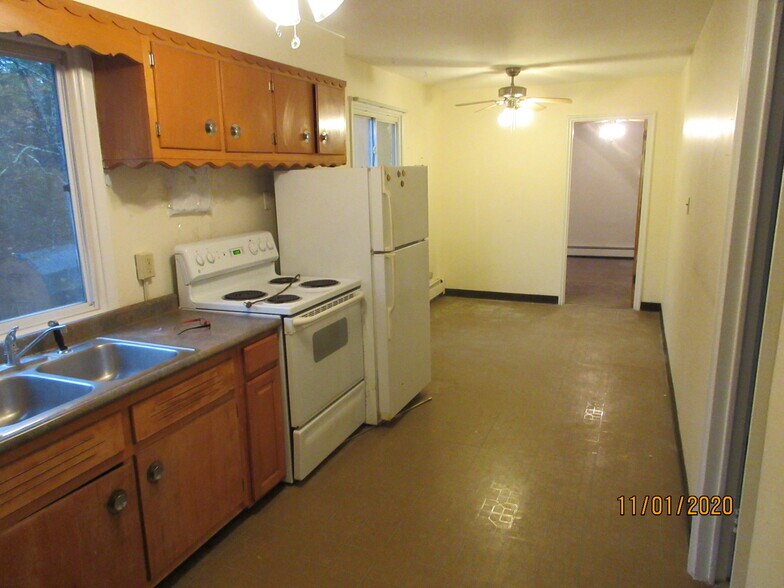 Building Photo - 1050 Lucas Ave Ext