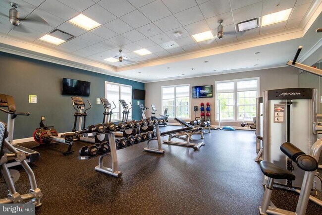 Building Photo - 22567 Naugatuck Square