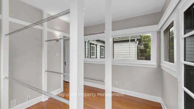 Building Photo - 1772 Rose Villa St