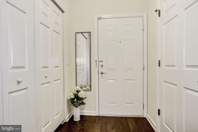 Building Photo - 223 Breeders Cup Dr