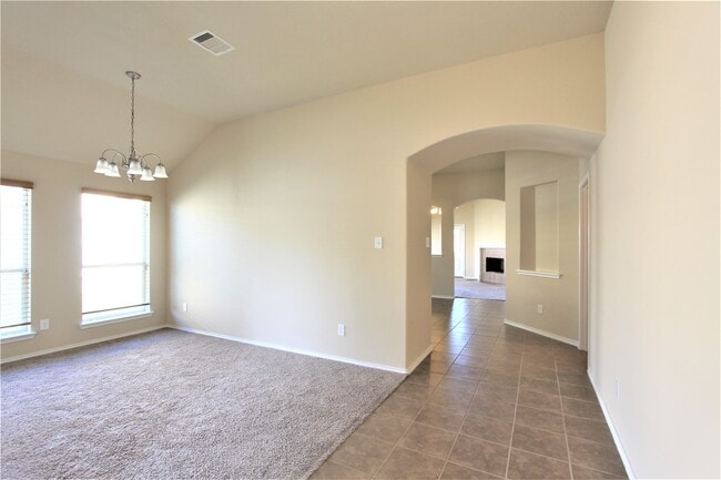 Building Photo - 603 Honeysuckle Vine Dr