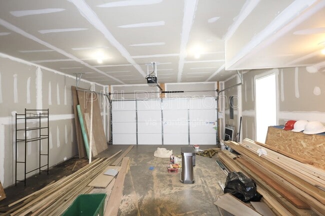 Building Photo - 425 Randolph Vw Dr