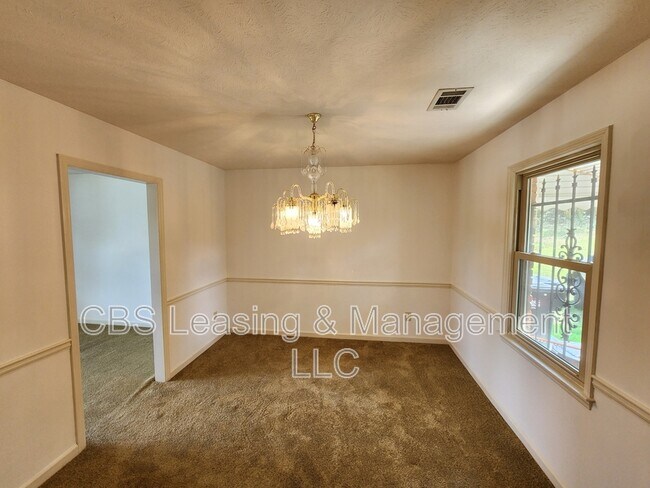 Building Photo - 3200 Archer Way