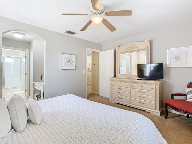 Building Photo - 846 Orista Dr