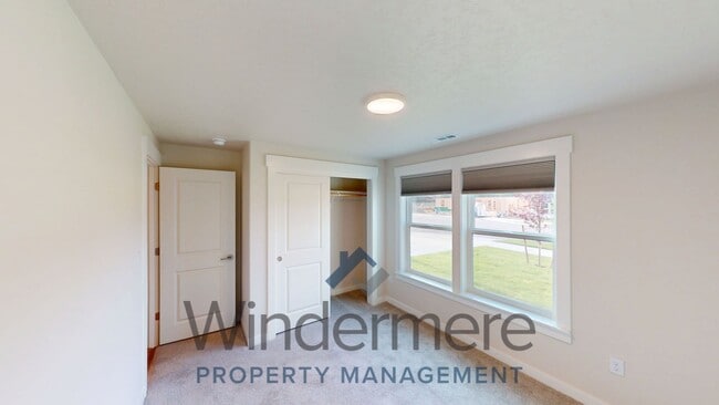 Building Photo - 637 Kingbird Ct