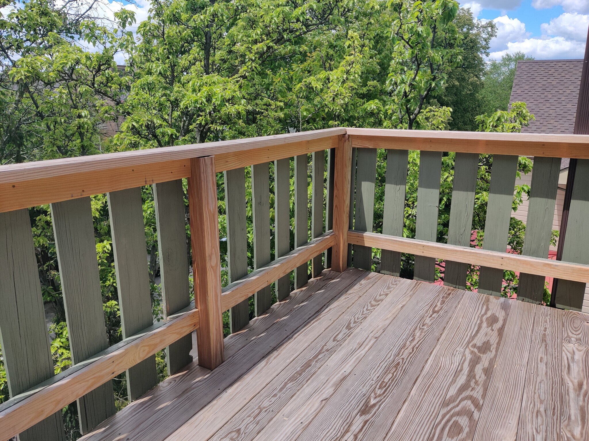 Balcony View - 721 Ivy St