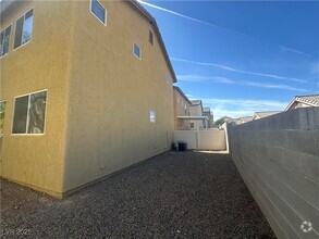 Building Photo - 6757 Twisted Wood Dr