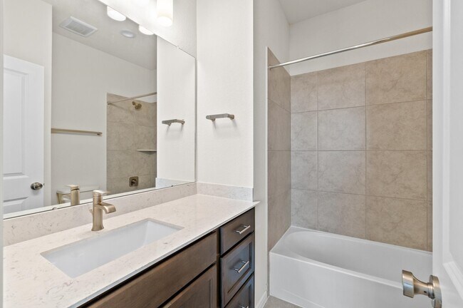 Building Photo - 12826 Raemoir Dr