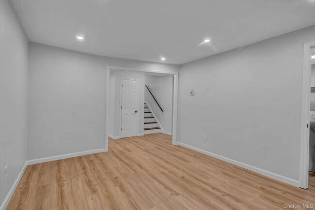 Building Photo - 94 Jessen Pl
