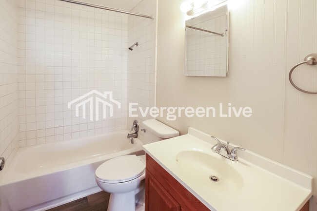 Building Photo - 6784 Franklin St